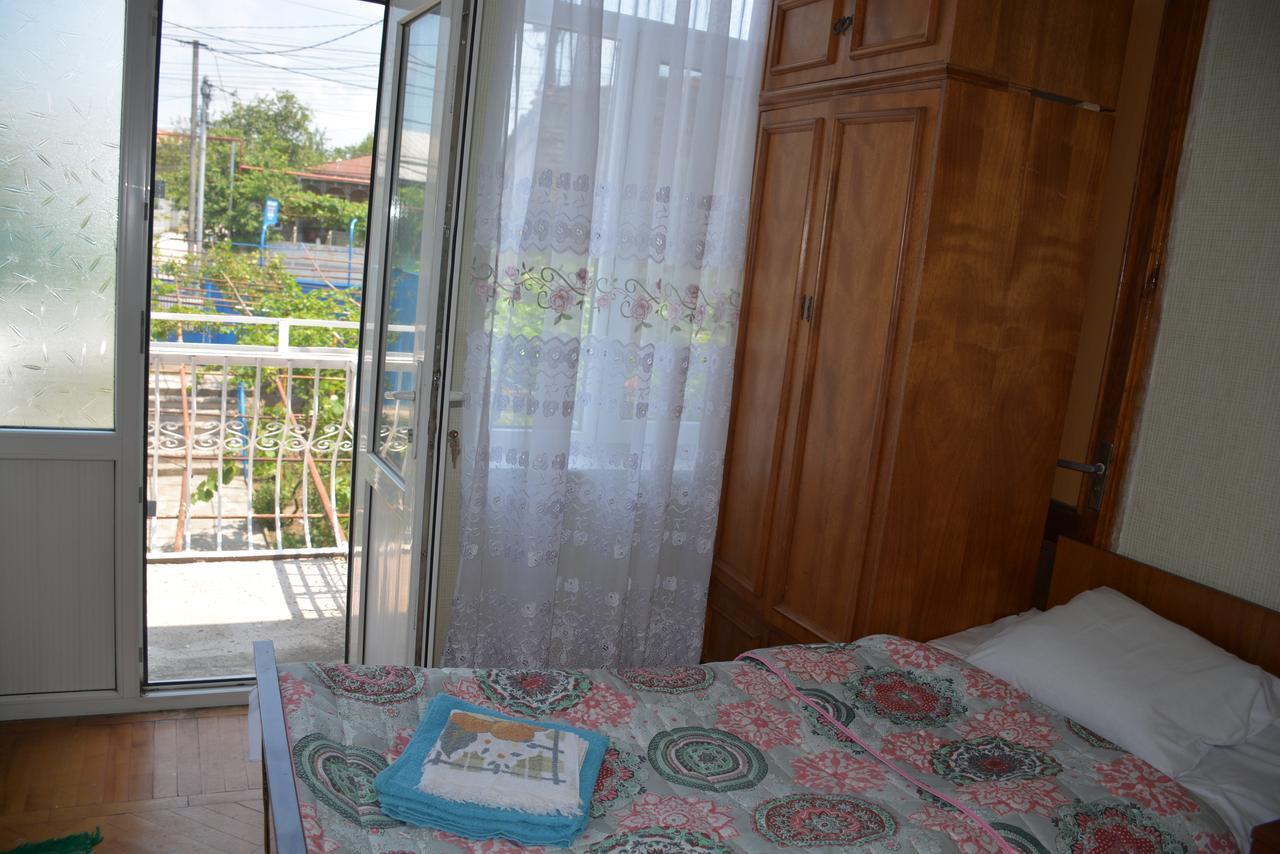 Friends House Hotel Kutaisi Ngoại thất bức ảnh
