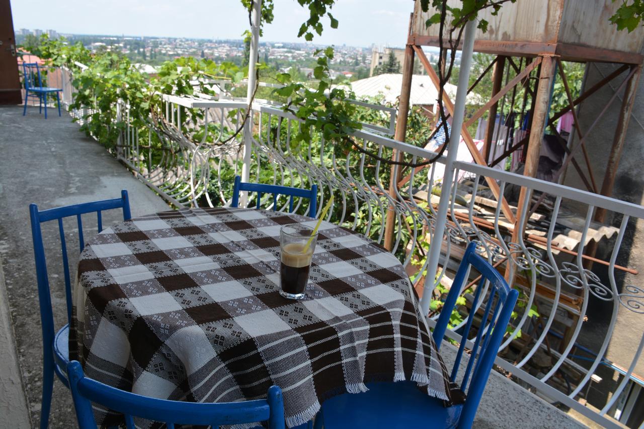 Friends House Hotel Kutaisi Ngoại thất bức ảnh