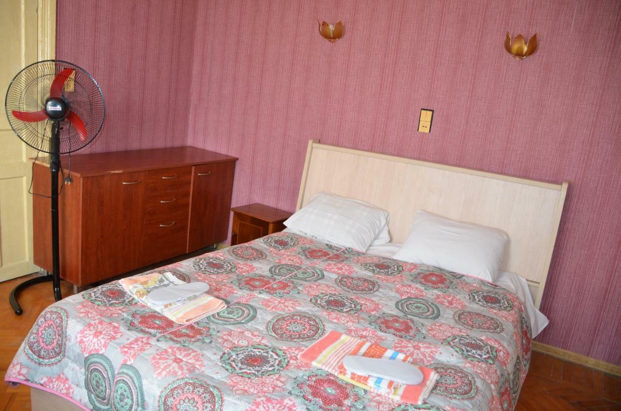 Friends House Hotel Kutaisi Ngoại thất bức ảnh
